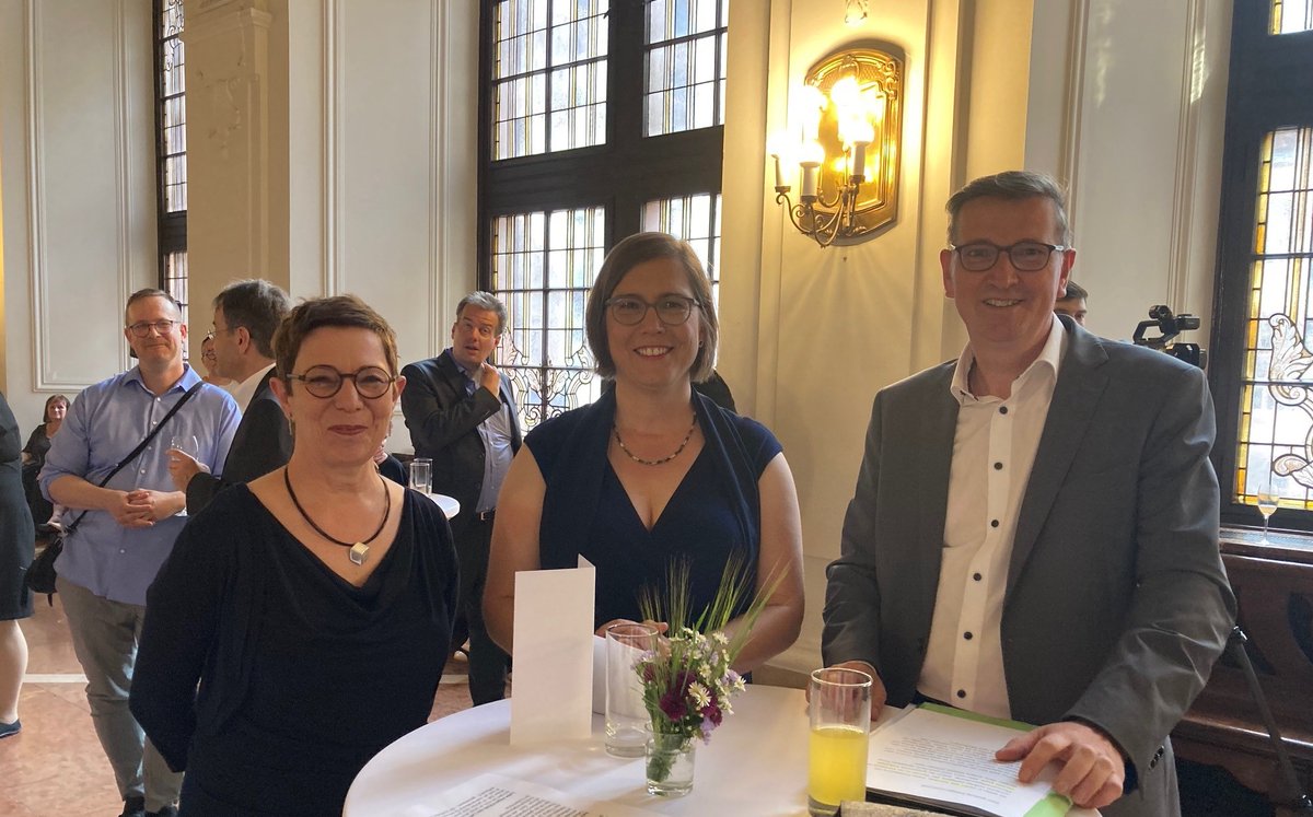 Herzlichen Glückwunsch Volkshochschule Leipzig! Sie wurde vor 100 Jahren gegründet. Heute kündigen sich große Veränderungen an:  Wir planen einen Neubau der Leipziger VHS auf dem Wilhelm-Leuschner-Platz! Ich gratuliere der Leipziger Stadtgesellschaft zu ihrer VHS!  #vhsleipzig