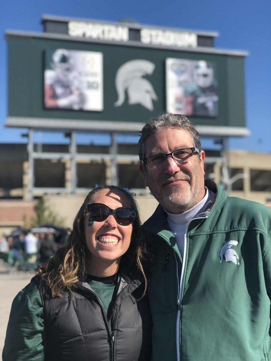 lexibaylis's tweet photo. Happy Father’s Day to the GOAT! I’m so thankful for you and proud to be your daughter. Can’t wait to see you next weekend so we can eat some oooooeeeee to celebrate! Love you 💓 https://t.co/XdZpYflOyz