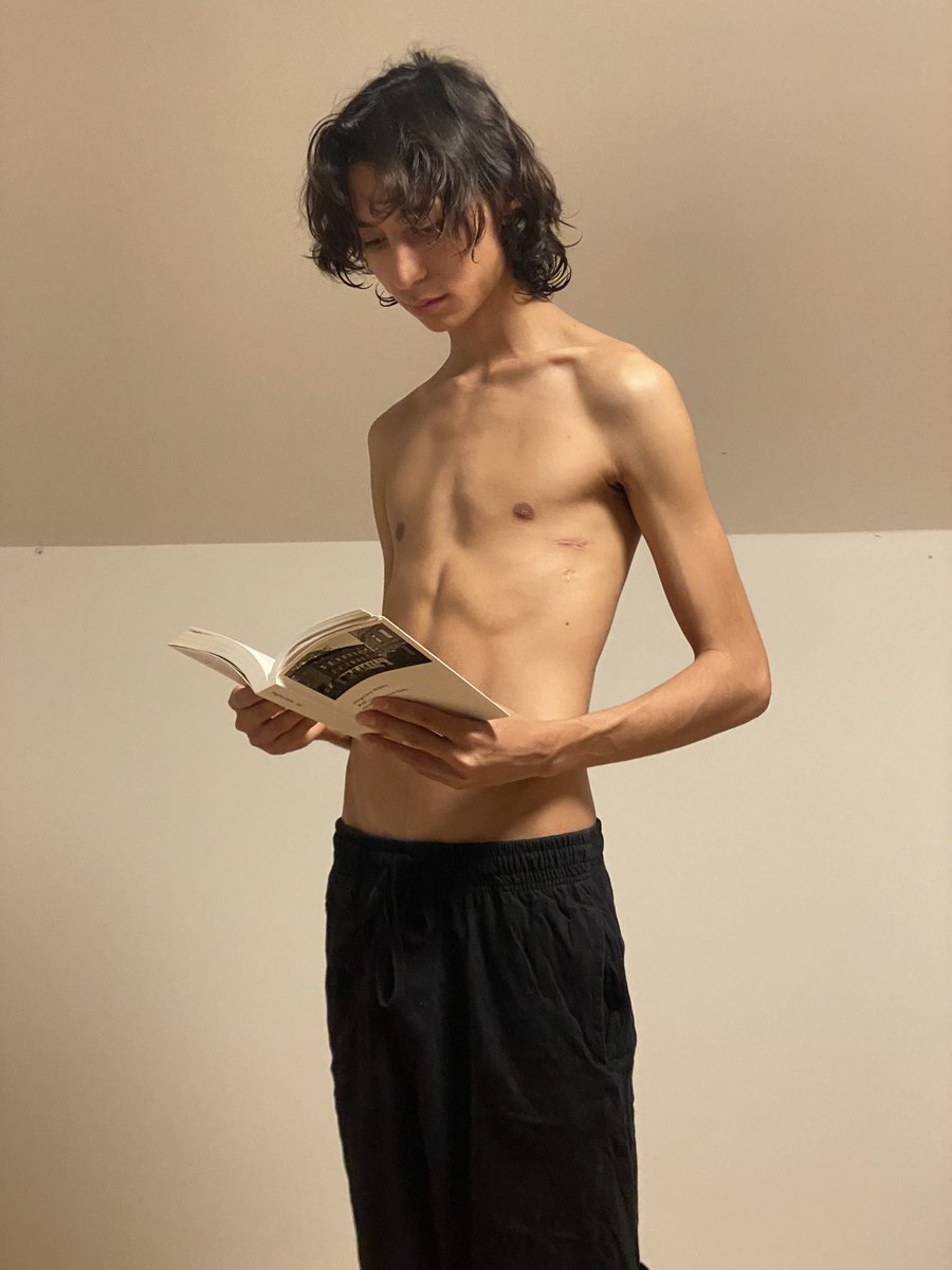 dameer_OF's tweet photo. Let’s read a book :) https://t.co/jNY7dGitEu