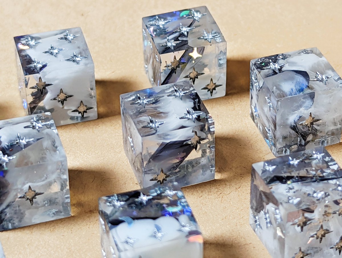 HellaStrangeDND's tweet photo. Selune pips give me life✨
#dnd #dungeonsanddragons #ttrpg #handmadedice #dice #dnddice https://t.co/XbGEWjgWz5