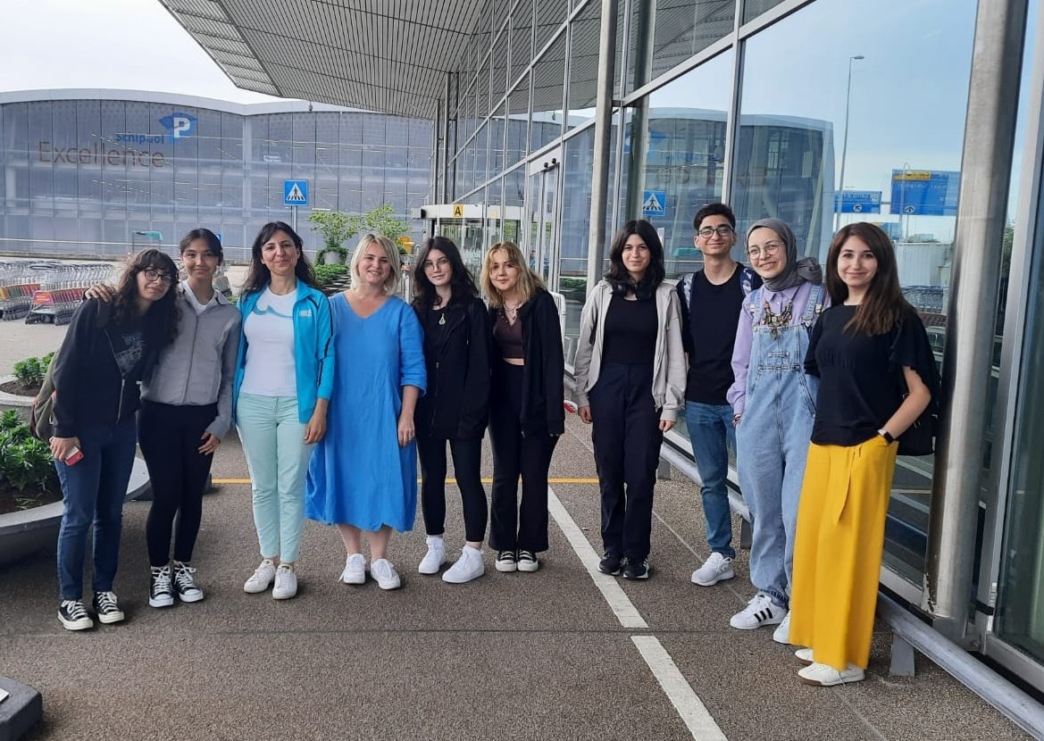 🇹🇷🇪🇺Erasmus Ka121 Okul Eğitimi Akreditasyon Programı kapsamında öğretmenlerimiz ve öğrencilerimiz  Hollanda'da "Yabancı Dilde Yeni Yaklaşımlar ve Sağlıklı Beslenme Alışkanlıkları" etkinliklerine katılım sağlayacak.

<a href="/tcmeb/">Millî Eğitim Bakanlığı</a> <a href="/memleventyazici/">Levent Yazıcı</a>