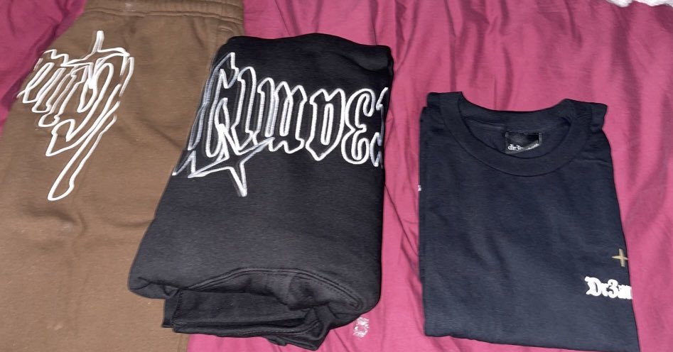 sikoned's tweet photo. @DR3AMINClothing https://t.co/Ivb1qiv0er