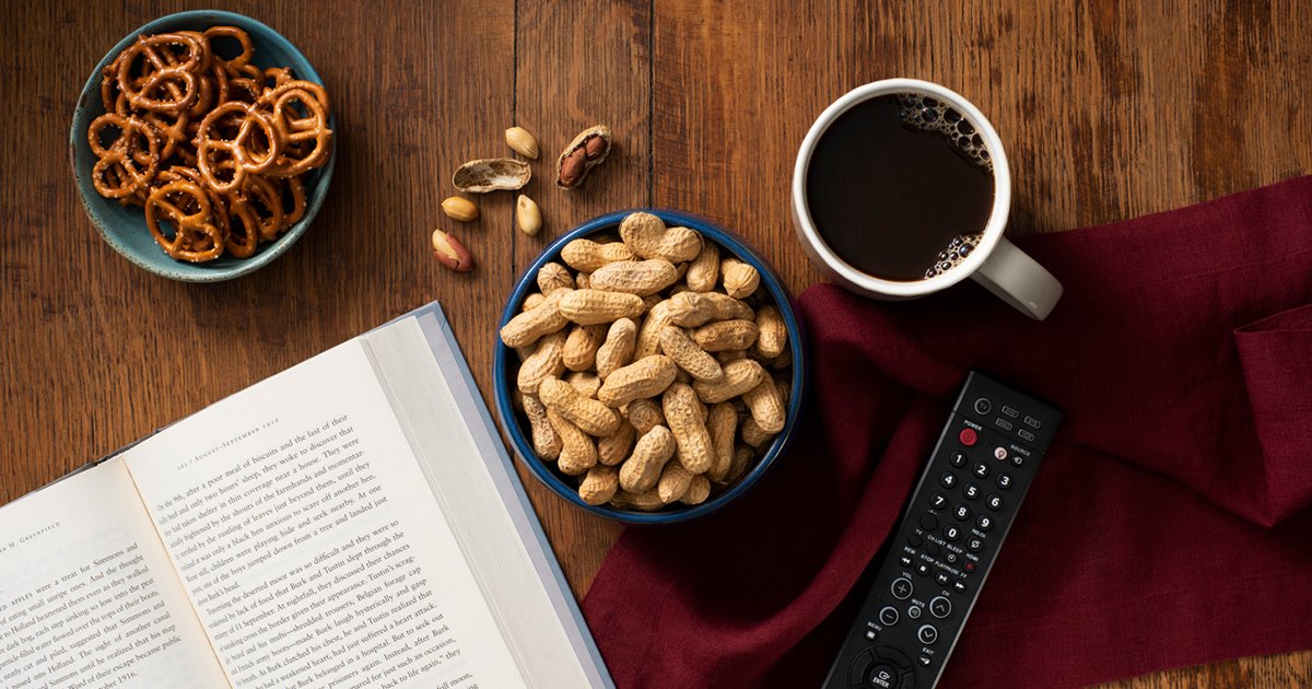 PeanutsCanada's tweet photo. Celebrate Dad by making some of his favourite snacks he can enjoy while relaxing this Father's Day! https://t.co/R4W1LOy1iW https://t.co/e0TR1qleDA