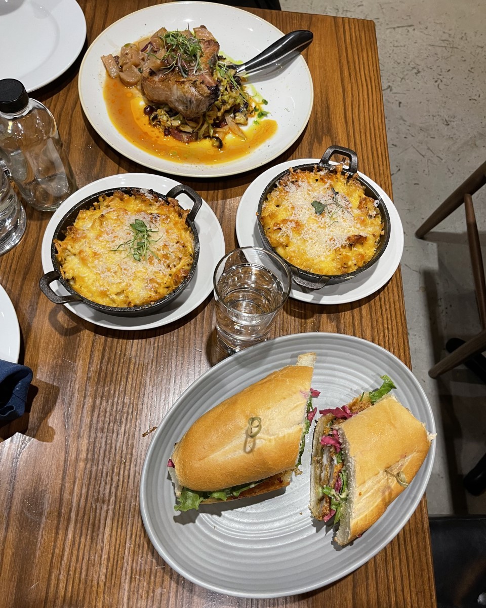 Prevail_PT's tweet photo. Happy #Juneteenth from the Prevail PT crew! We are celebrating Juneteenth by enjoying some of our favorite #localart &amp; #blackownedbusinesses.

#prevailpt #juneteenthcelebration #happyjuneteenth #freedom #notastelikehome #blackcoffeenw https://t.co/CAlhBMQSrb