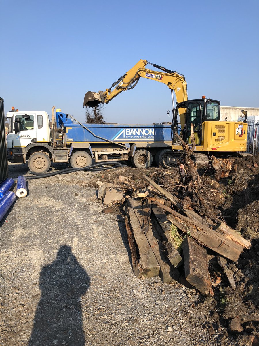 tmrbuilding's tweet photo. Muck shifting and stoning up a large storage area for our client in Widnes. #minidiggeranddriverhire #excavatoroperatorhire #groundworks #landscaping #Liverpool #Wirral https://t.co/BGN7ZhwUtb