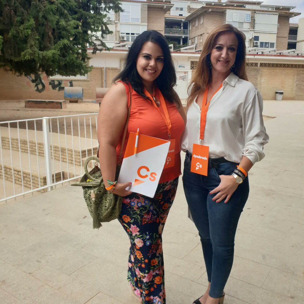 🗳 Nuestra portavoz municipal, <a href="/RinconMarga/">Marga Rincón</a> y nuestra Coordinadora, <a href="/paulaesthera/">Paula Esther Abao</a>, ambas miembros de la Candidatura por #Sevilla, han ejercido su derecho al voto en #Mairena

Gracias a los #ApoderadosCs por vuestro trabajo velando por el buen funcionamiento de esta jornada 😊