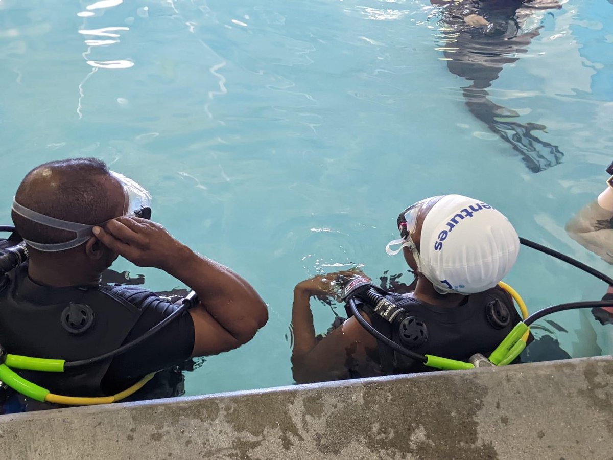 diventuresATL's tweet photo. A bunch of awesome people are enjoying their Try Scuba experience right now in our pool!  To book yours, call 770-992-3772! https://t.co/UWD76oeipt