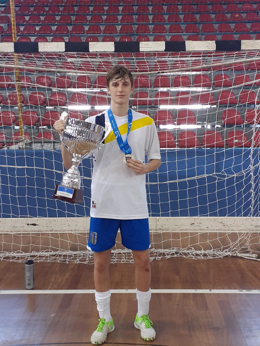 Un orgullo que uno de los nuestros <a href="/IvanVel91607890/">Ivan Velasco</a>, hoy es Campeon de Italia de Futsal, grande, orgullosos de ver los resultados a mucho trabajo detras.<a href="/GuadarramaNews/">Guadarrama Noticias</a> <a href="/Guada_Deporte/">Deportes Guadarrama</a> <a href="/GuadarramaMemes/">Memes Guadarrama</a> <a href="/Ayto_Guadarrama/">Ayto de Guadarrama</a> <a href="/MejoraG/">MejoraGuadarrama</a> @FEMAFUSA
