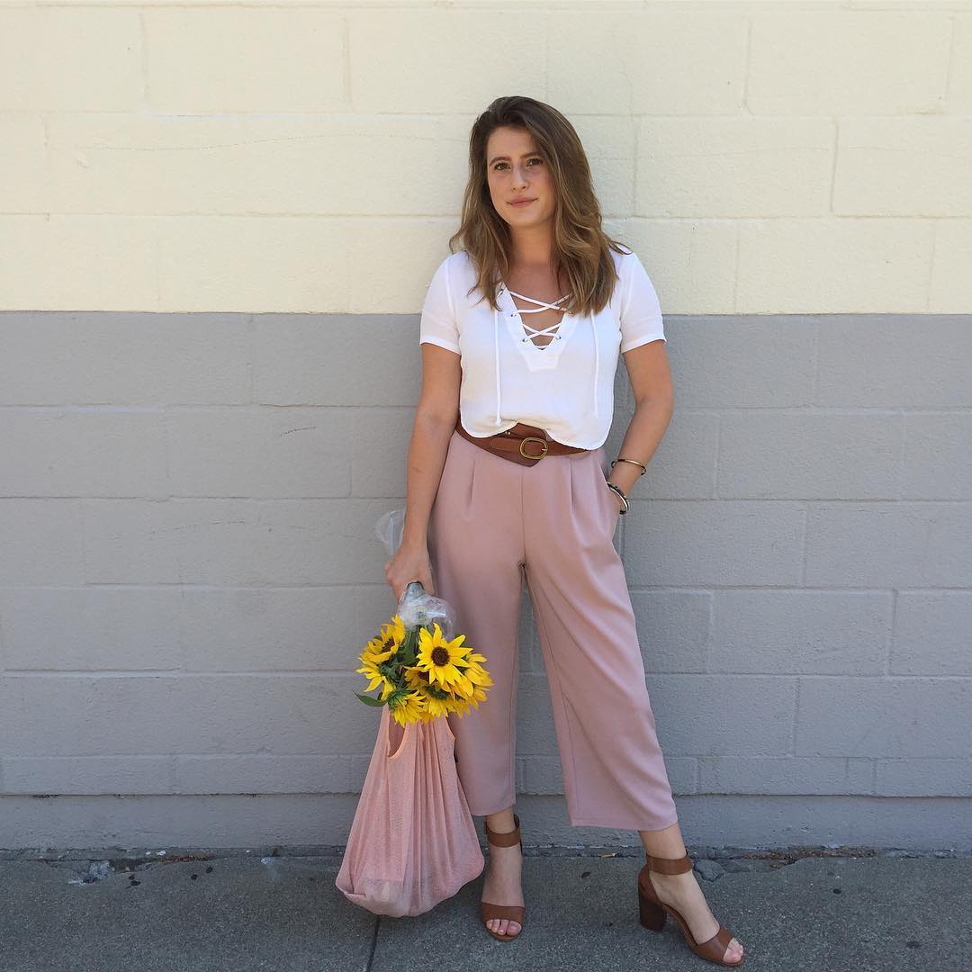 fatmaamer888's tweet photo. Look 😍 ❤

#girl #beautiful #sexy #goout #flower #sunflowers #photo #twitted https://t.co/tggBvBjukK