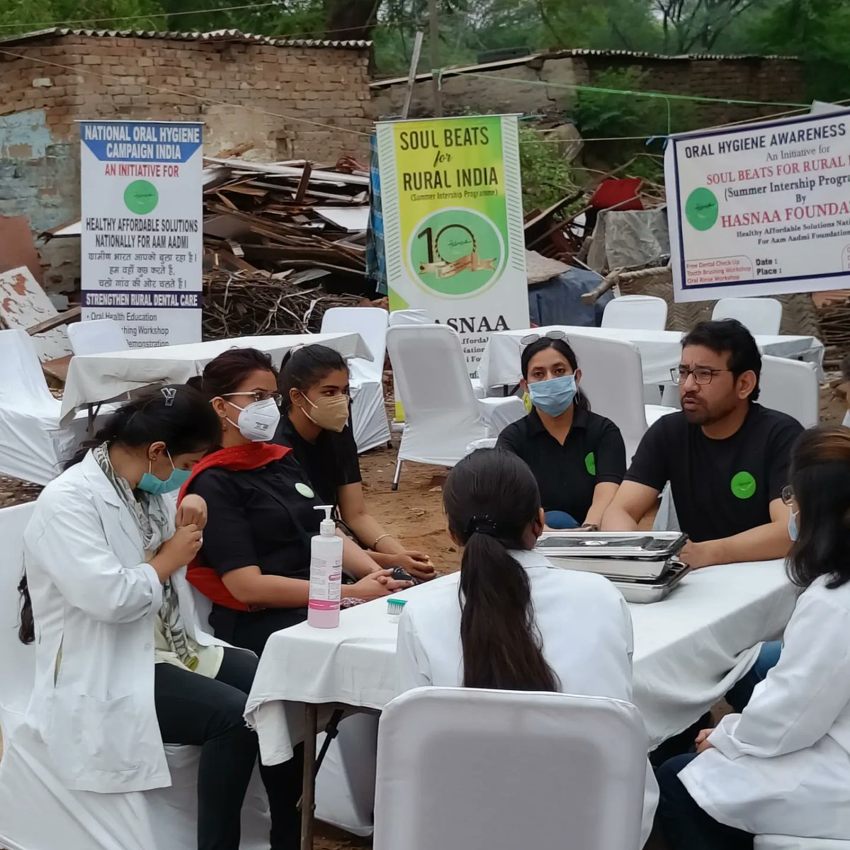 HasnaaNGO's tweet photo. One to One interaction - that's what we all need. 

Soul Beats for #RuralIndia. 

Summer Internship for Underprivileged section of the society at Prem nagar Slums, Faridabad 

#RuralDentist #Faridabad
#5रुपये5कल्याण #5Rupaye5Kalyan
Donate &amp; Support 
UPI Id - hasnaa@sbi https://t.co/kTL9UKtrZK
