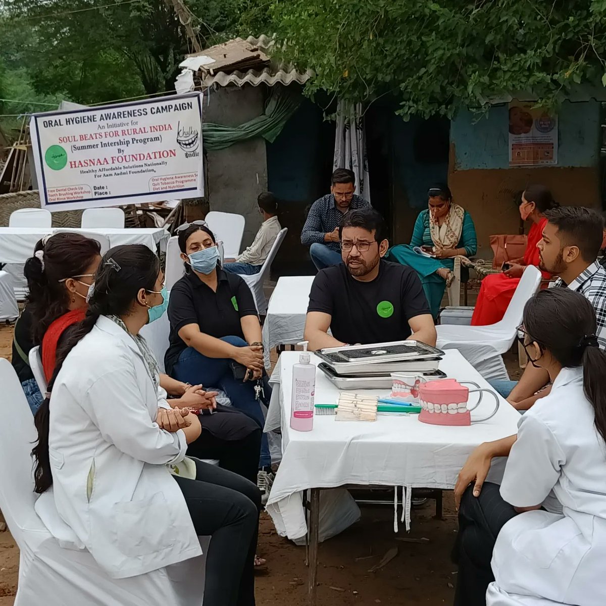 HasnaaNGO's tweet photo. One to One interaction - that's what we all need. 

Soul Beats for #RuralIndia. 

Summer Internship for Underprivileged section of the society at Prem nagar Slums, Faridabad 

#RuralDentist #Faridabad
#5रुपये5कल्याण #5Rupaye5Kalyan
Donate &amp; Support 
UPI Id - hasnaa@sbi https://t.co/kTL9UKtrZK