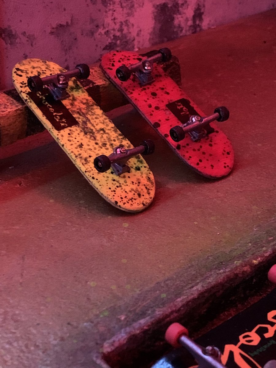 m4ttyyy's tweet photo. Been geeking hard n created mini concrete skate parks but upping the levels by making the boards to go with it 😭🛹 

First 5 boards made from birch ply came out okay but we’ve 3D printed a mould so stay tuned for the glued veneers 

#miniature #leanringcurves https://t.co/IhWqQaltvk