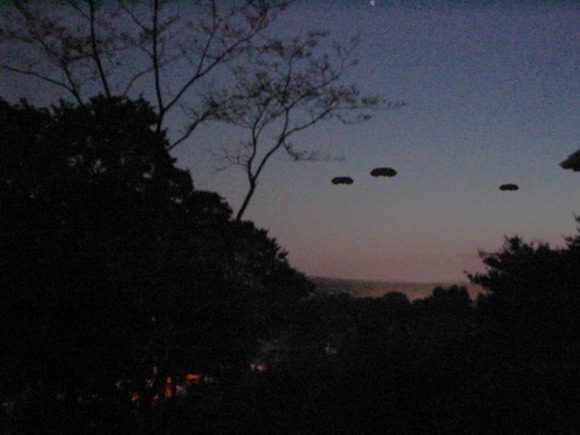 _UnknownSkies_'s tweet photo. July 20, 2005 - Cockaponset State Forest, CT, USA

#ufo #ufos #alien #aliens #space #strange #unexplained #disclosure #thetruthisoutthere #iwanttobelieve #extraterrestrial #flyingsaucer #ovni #ovnis #НЛО #area51 #ufologia #spaceship #ufosighting #aliensarereal #Cockaponset https://t.co/BmzcMs27hO