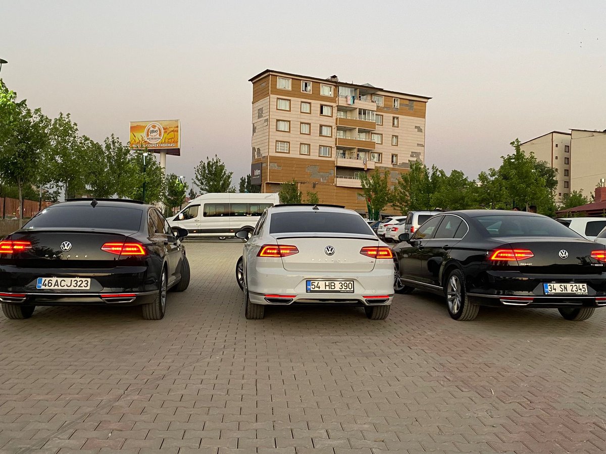 Passat.B8_ tweet media