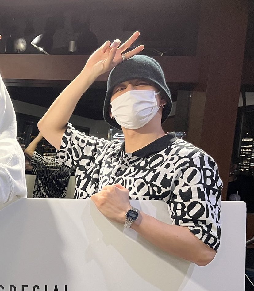 西洸人の多分私物 #西洸人 #INI @official__INI BoTTのポロシャツ 総柄