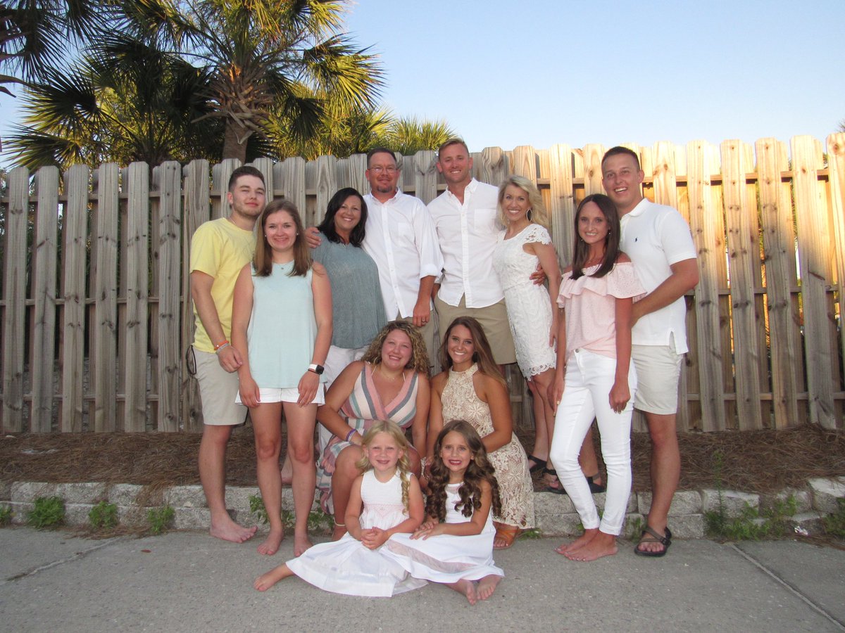 Coach__Cole's tweet photo. Hard to find words to say how Blessed I am so here it is in a picture. #BlessedAndGrateful #Dad https://t.co/J1yIxxBiSU