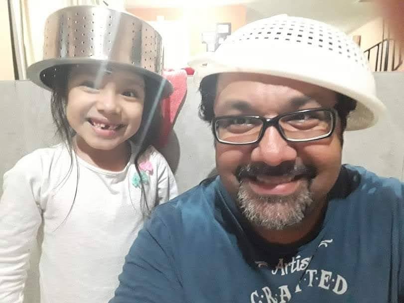 GarzaMendezAlex's tweet photo. Dice un código: Si Dios te da un hijo, dale gracias; pero tiembla por el depósito que te confía, porque en lo sucesivo, tú serás para ese niño la imagen de la Divinidad. Felicidades a todos los que son padres y que permanecen en honra de sus hijos. #FelizDiaDelPadre #diadelpadre https://t.co/E4ZCdNbXi4