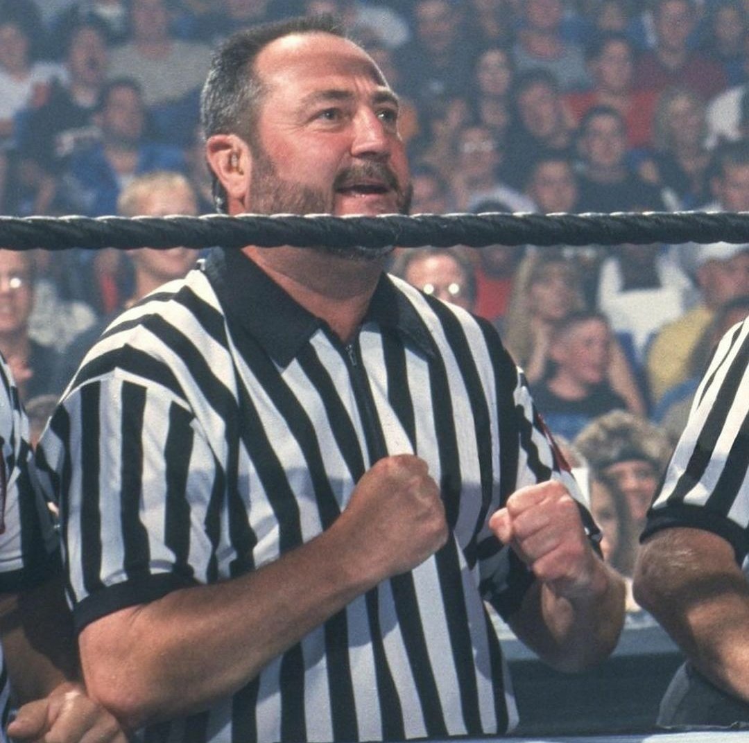 90sWWE's tweet photo. RIP Tim White 😔🙏🏻 https://t.co/ApGNHrAtm6