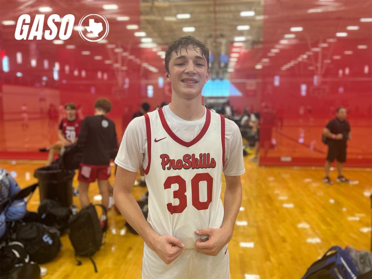 TexasHoopsGASO's tweet image. #GASOARR22 Notebook 📒:

@CarsonDiamond30 - @ProSkillsSATX 2023 - @SV_Hoops 

• Stretch 4 potential
• Soft touch around the rim
• 21 pts with 2 threes

#GASO | Everyone’s Big Stage