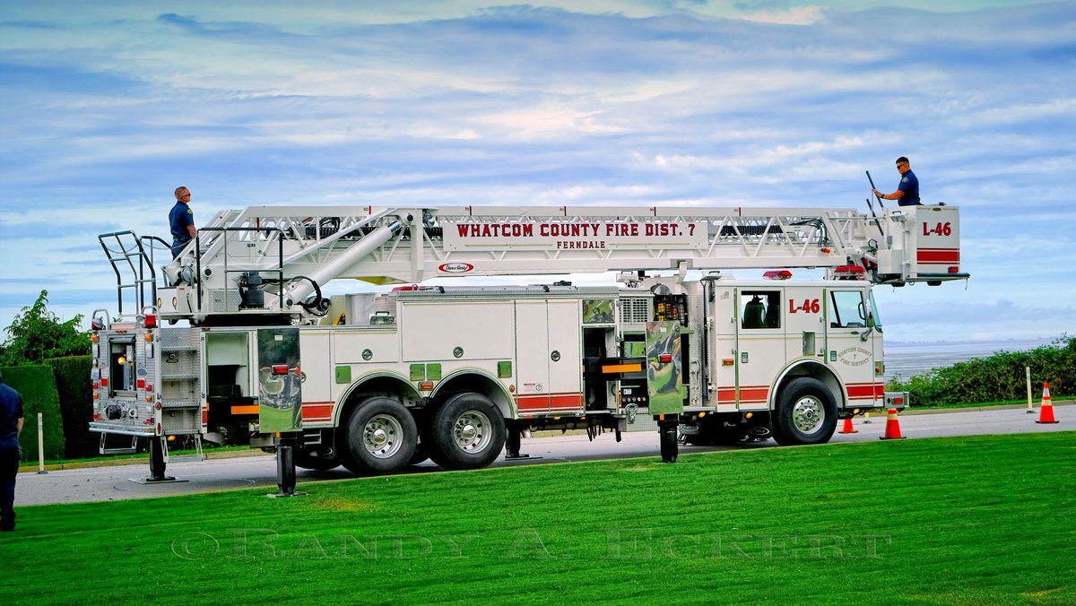 randyaeckert's tweet image. Watcom County L-46

#watcom #watcomfiredept
#peacearch #firerescue #laddertruck #laddertrucks