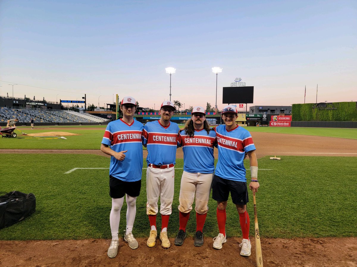 UMMCougarBB's tweet photo. It’s not just a program, it’s a family. 

@CentCougarsTown feat current Coug Wilhelm and former Cougs Hastings, Haugen, and Pelle @ CHS field w/shutout win.

Former Coug Nash Kramer w/current Coug Alex Baumann @MudPuppiesBball
@NWLbaseball 

#CougBaseSummerTour #PlayforthePile https://t.co/kj48rzgzJg