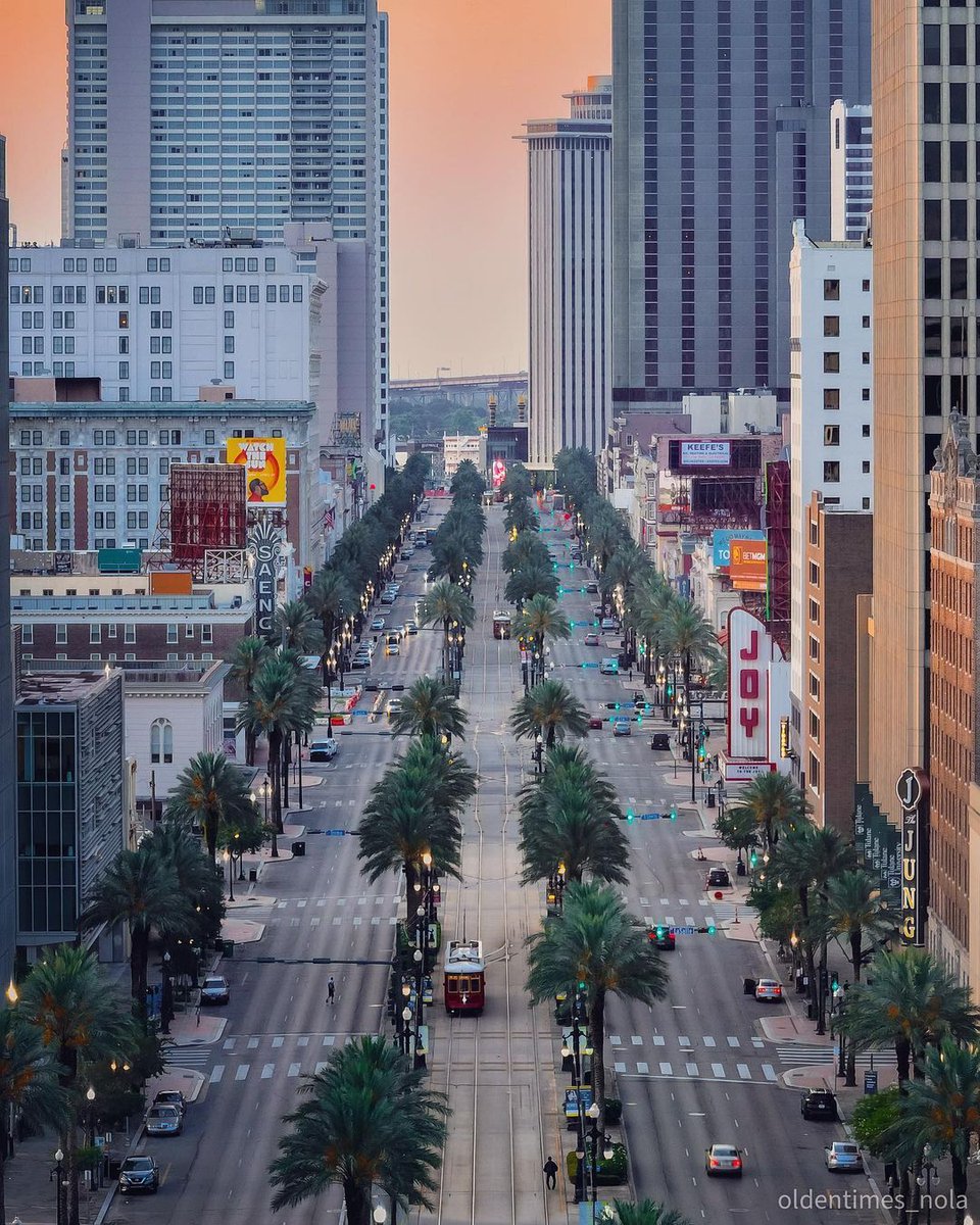 RiverBeatsNola's tweet image. "Take a stroll down the promenade 🚋 🚗 🚲 🚶‍♂️"

📸 | @oldentimes
