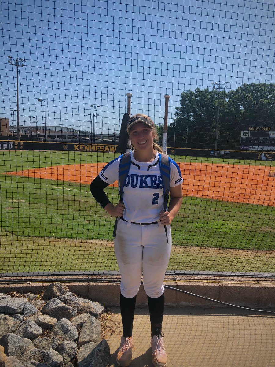 Lauren Edgar tweet media