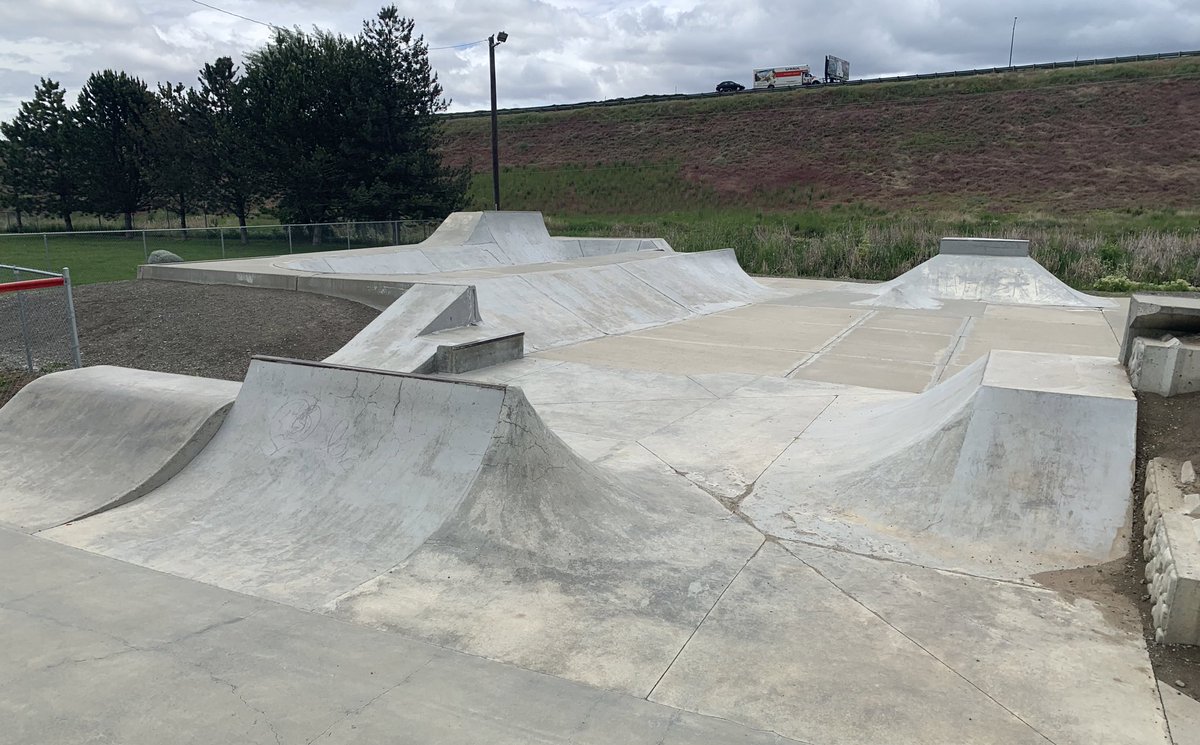 mikellazzo's tweet image. Skate America! #GlensFerryID #BakerCityOR #RedBluffCA #MaranaAZ #USA