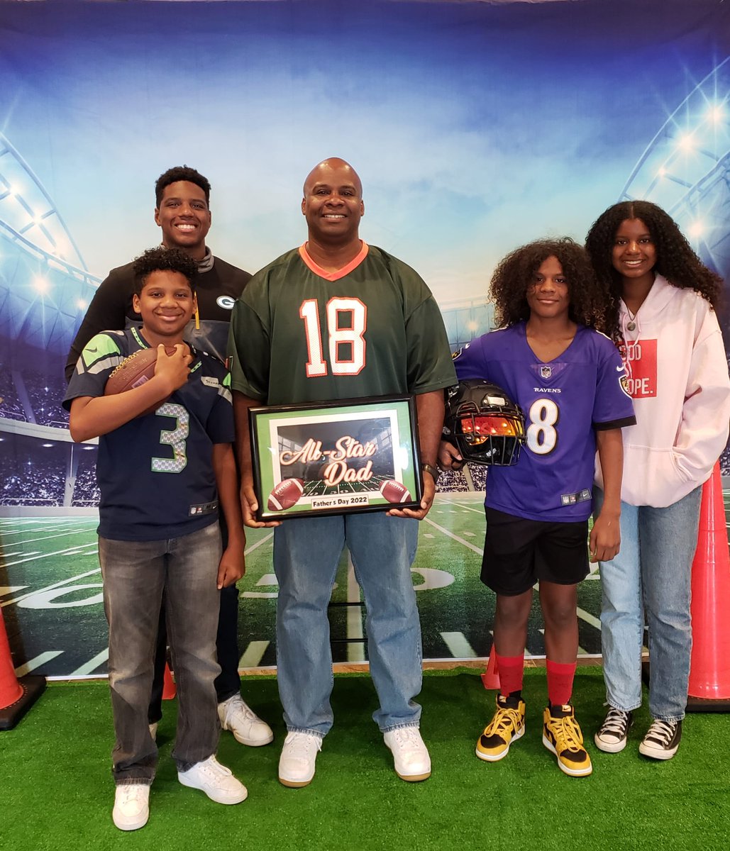 Happy Father's Day!
To all Father's who are truly making a difference and being a part of their kids lives, or someone else's kids life. 
You're a blessing.
What you're doing is going to make their tomorrow better. Don't stop.

#HappyFathersDay #fathersmatter