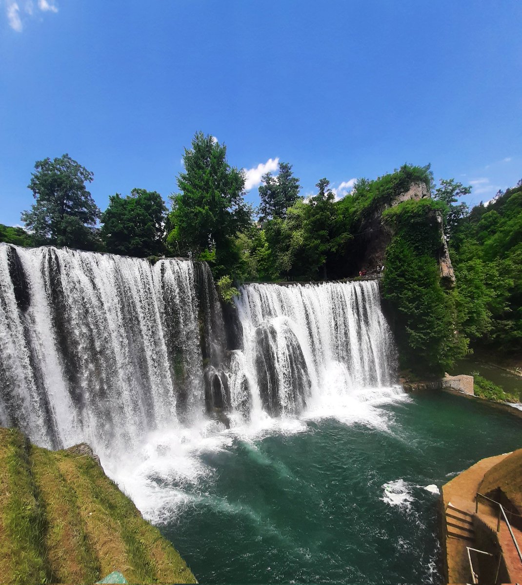 AiSaPoRcIc's tweet photo. #BosnaiHercegovina #Jajce #watherfall #visitBosnia https://t.co/ZiuURLpZDB