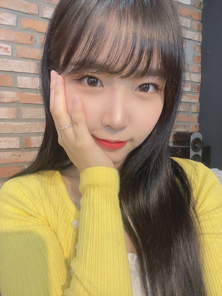 PF_Official_X's tweet image. [#핑크판타지_하린]

3.4번 사진 똑같아보이져
미세하게 달라요👀
뭐가 더 나은지 모르겠어서...
둘 다 올려버리기😝❣️
늦었는데 잘자용 내 꿈 꾸는거 잊지말고♥︎

#하린 #HARIN #ハリン 
#핑크판타지 #PINKFANTASY 
#ピンクファンタジー