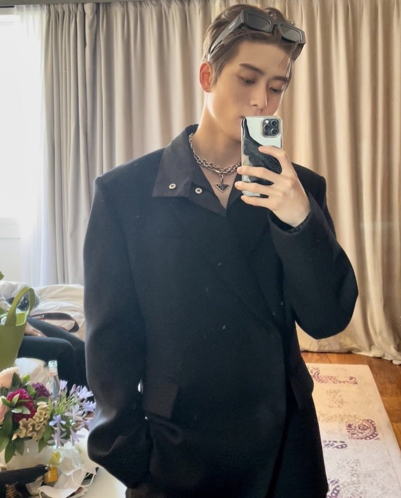 jaehlvs's tweet photo. simple with points https://t.co/THk9XE98vi