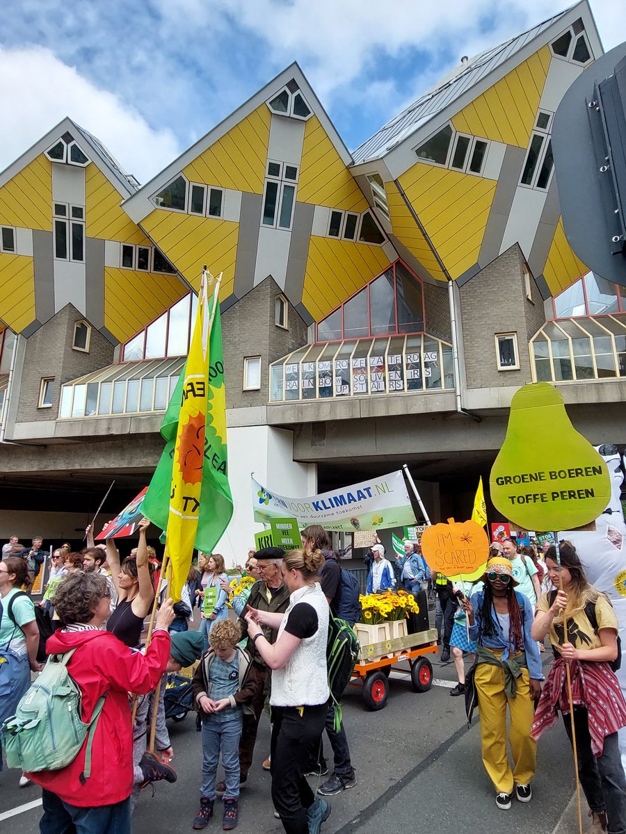 Jolanlelieveld's tweet photo. Klimaatmars Rotterdam💚
#klimaatmars #klimaatcrisis @klimaatmars @rotterdam #010tml https://t.co/9deefnwXUA