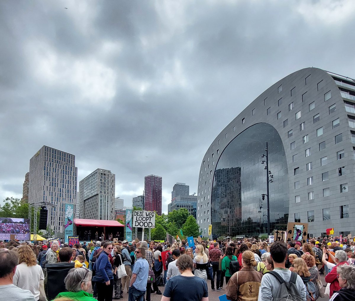 Jolanlelieveld's tweet photo. Klimaatmars Rotterdam💚
#klimaatmars #klimaatcrisis @klimaatmars @rotterdam #010tml https://t.co/9deefnwXUA
