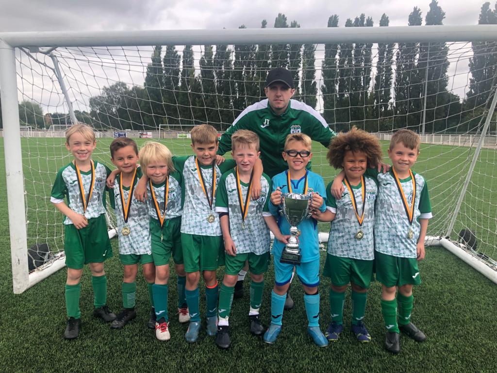 BasfordUtdCFC's tweet photo. 🌟 The first of our Jamie Brough Memorial Junior Tournaments took place this afternoon, including teams across under 7 and 8 age groups. 

🏆 Hucknall Sports Red (U7) and R.H.P (U8) were worthy winners in entertaining finals.

👏 Congratulations and well done to all involved! https://t.co/ztnwpzfxQd