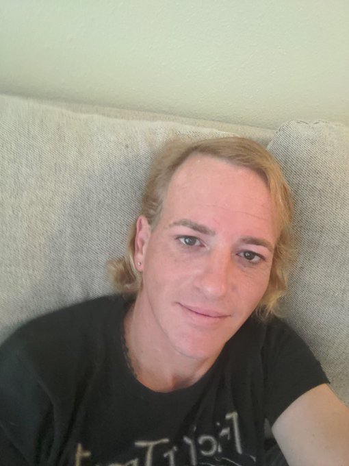 Not feeling like the camera hates me as much this morning https://t.co/V5YjhBXjgU<a href="/tag/newprofilepic"class="tags"><span>#newprofilepic</span></a>