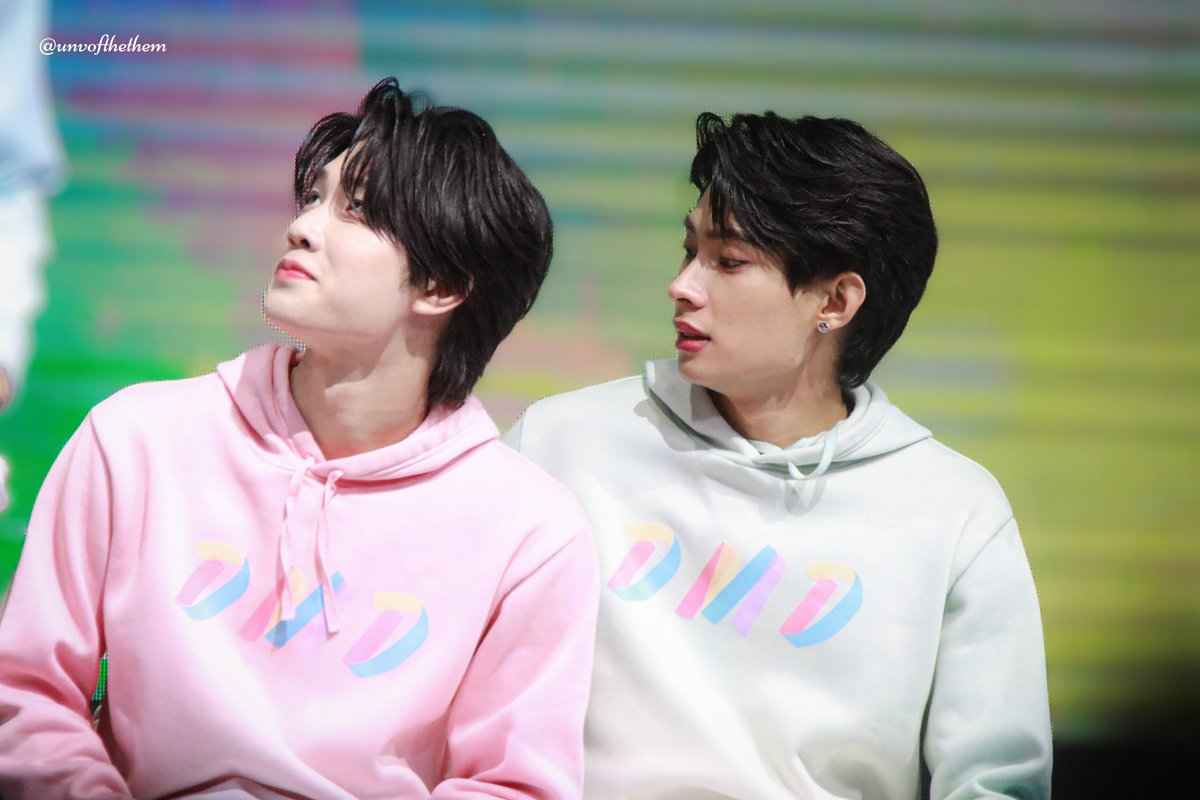— เจ้าความรักทั้งสองงง 👽🤍🐢

 #DMDLANDCONCERT #TutorYim 
#TutorKrp #Mynameis_yim