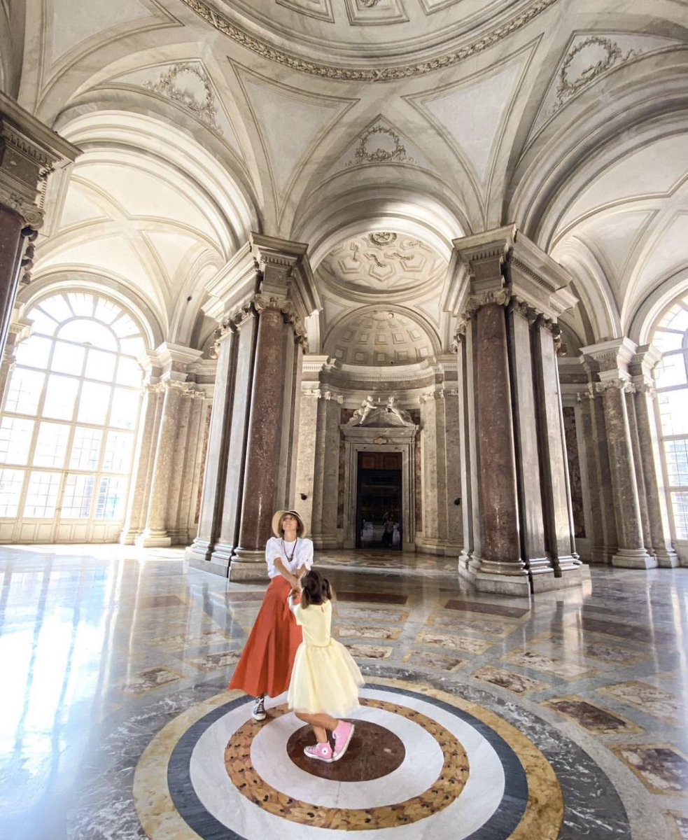 Campaniartecard's tweet photo. Happy @MuseumWeek!

Salutiamo questa edizione con l’ultimo post , dedicato alla #danzaMW nella meravigliosa Reggia di Caserta 💙

#museumweek 
📸 @viaggiapiccoli https://t.co/2aBkuw6NZh