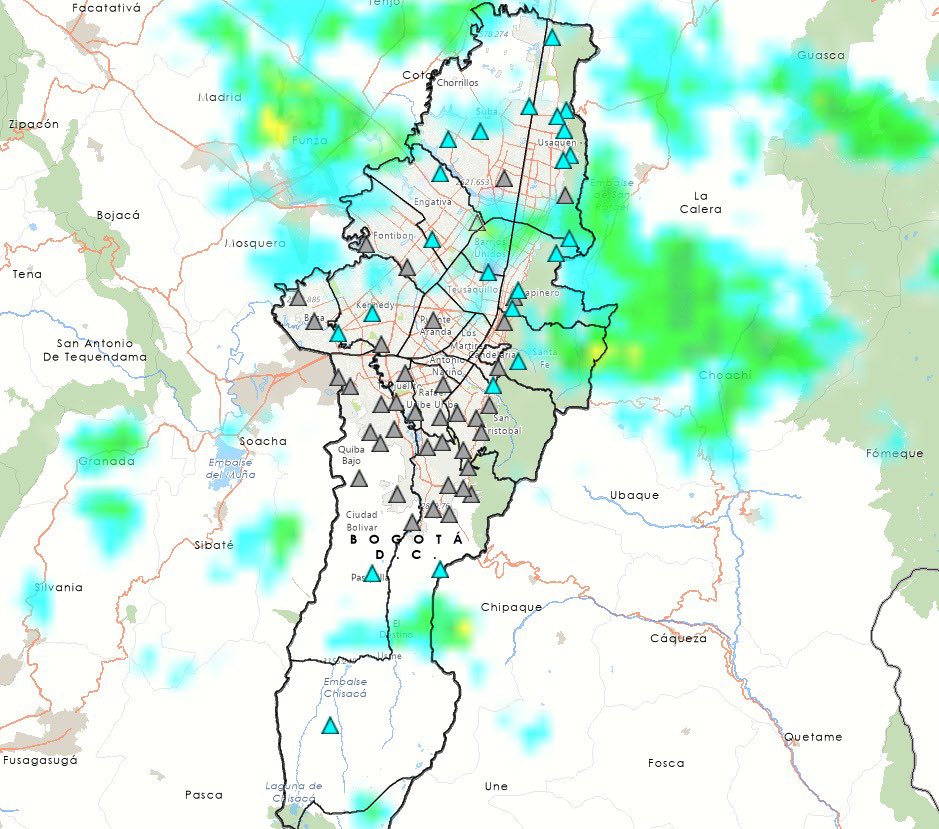 ClaudiaLopez's tweet photo. Llueve en algunos puntos de la ciudad, pero que el clima no sea excusa para cumplirle a la democracia. A votar todos, háganlo pronto, la tarde estará lluviosa. Tenemos completa normalidad en la ciudad y un enorme dispositivo para garantizar una jornada tranquila. https://t.co/q4ihWsNhpf