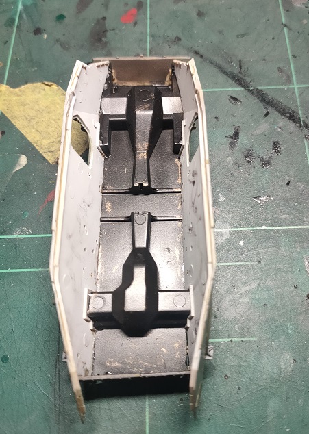 WartsNAllModels's tweet photo. Going live on https://t.co/cqPPEWFwbQ in 30 minutes (9pm CEST, SAST) and it's #ArmourDay! We're hitting the #staghound #undercarriage and #detailing. Pop past and chat! #scalemodels #ww2 #armour #broncomodels #art #hobby #miniatures #plasticmodels #armouredcar #Canadian #148scale https://t.co/kPFHTBLQvc