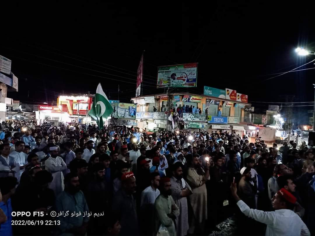 _KPUpdates's tweet photo. پاکستان تحریک انصاف ضلع اپر چترال میں چیئرمین عمران خان کی کال پر امپورٹڈ حکومت کی جانب سے مہنگائی کیخلاف بھرپور احتجاج ریکارڈ کیا گیا.
#مہنگائی_نامنظور
#ChitralProtest https://t.co/hLuLBZLkFe