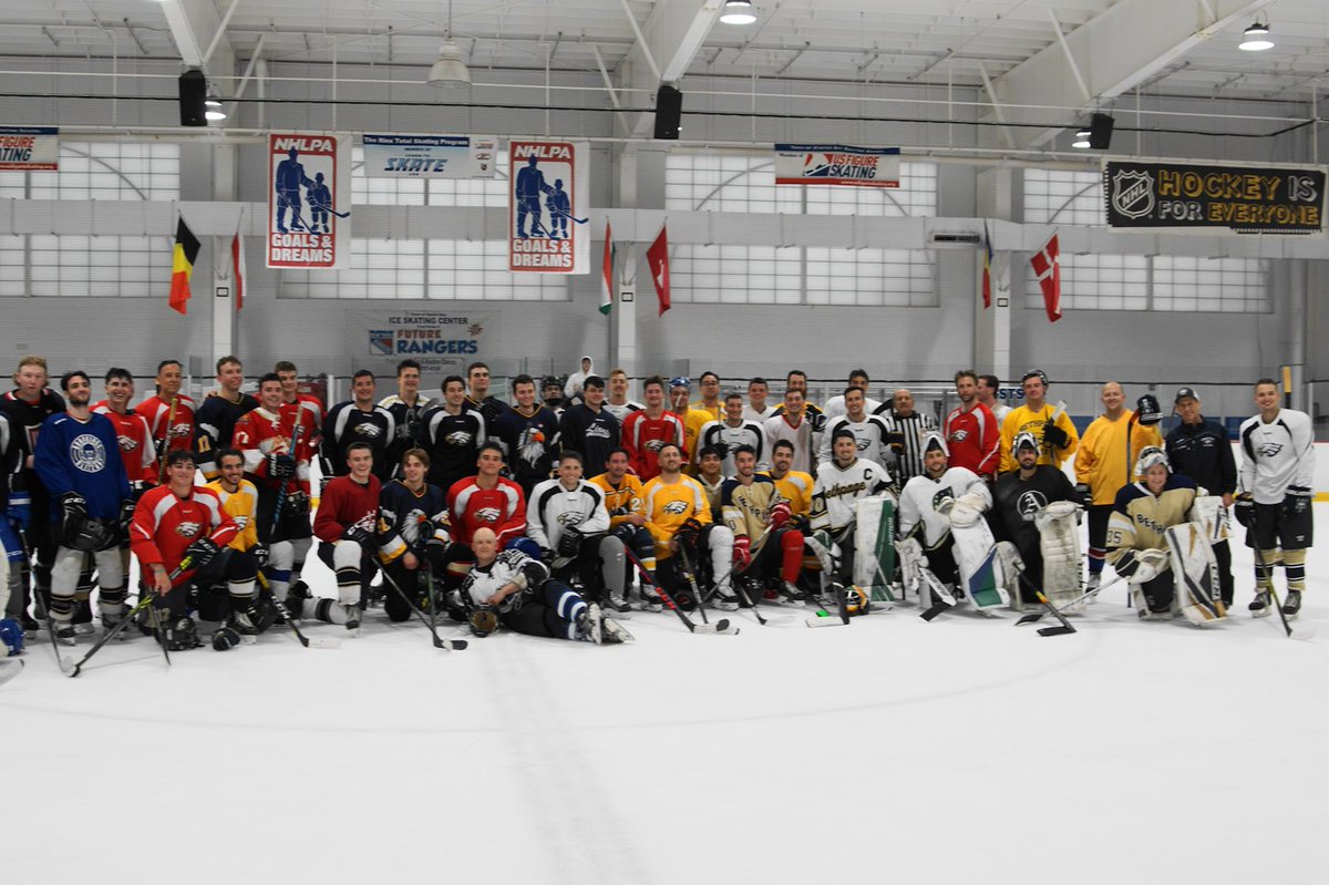 GoldenEaglesBHS's tweet photo. Golden Eagles Alumni hockey game a huge success!!!! Once an Eagle always an Eagle!!!!🇺🇸🦅#wearebethpage https://t.co/gFsDUaEITA