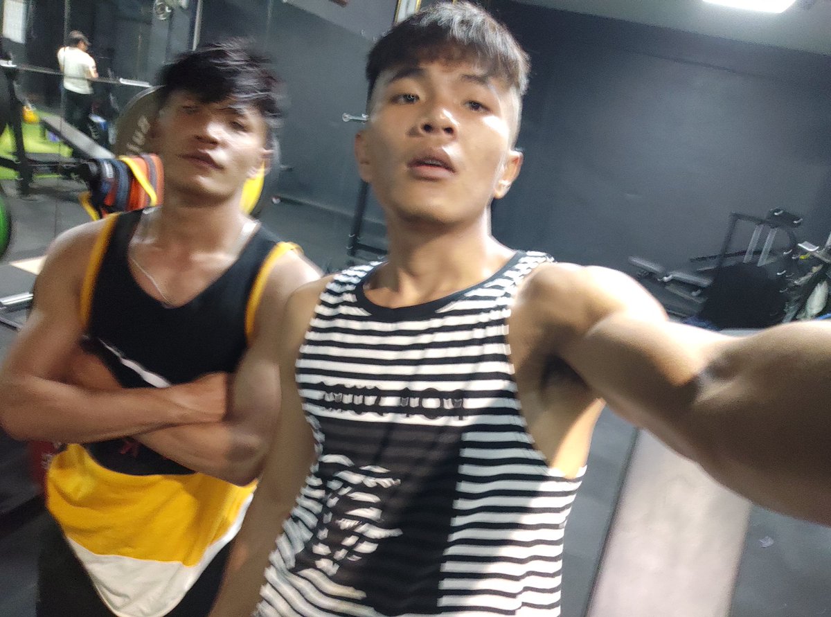 Davidhuggo30's tweet photo. Gym partner nen lang ve leh zuai hello Twitter 😆 https://t.co/setreB9JmH