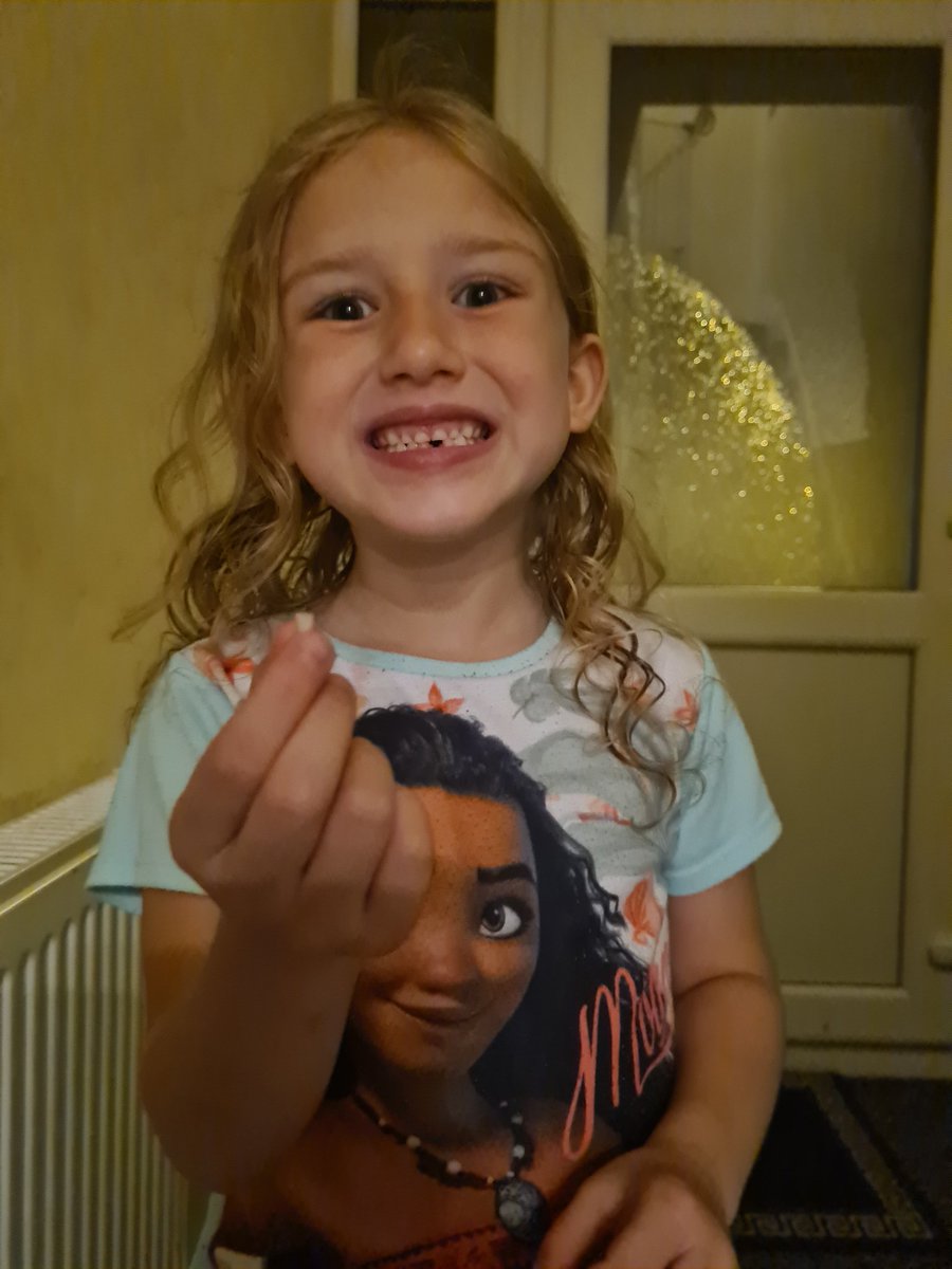 XTaniita's tweet photo. Brianna lost her first tooth 🤭🤗😘😇very excited for a visit from the tooth fairy 🧚‍♀️ https://t.co/pHISB0mCad