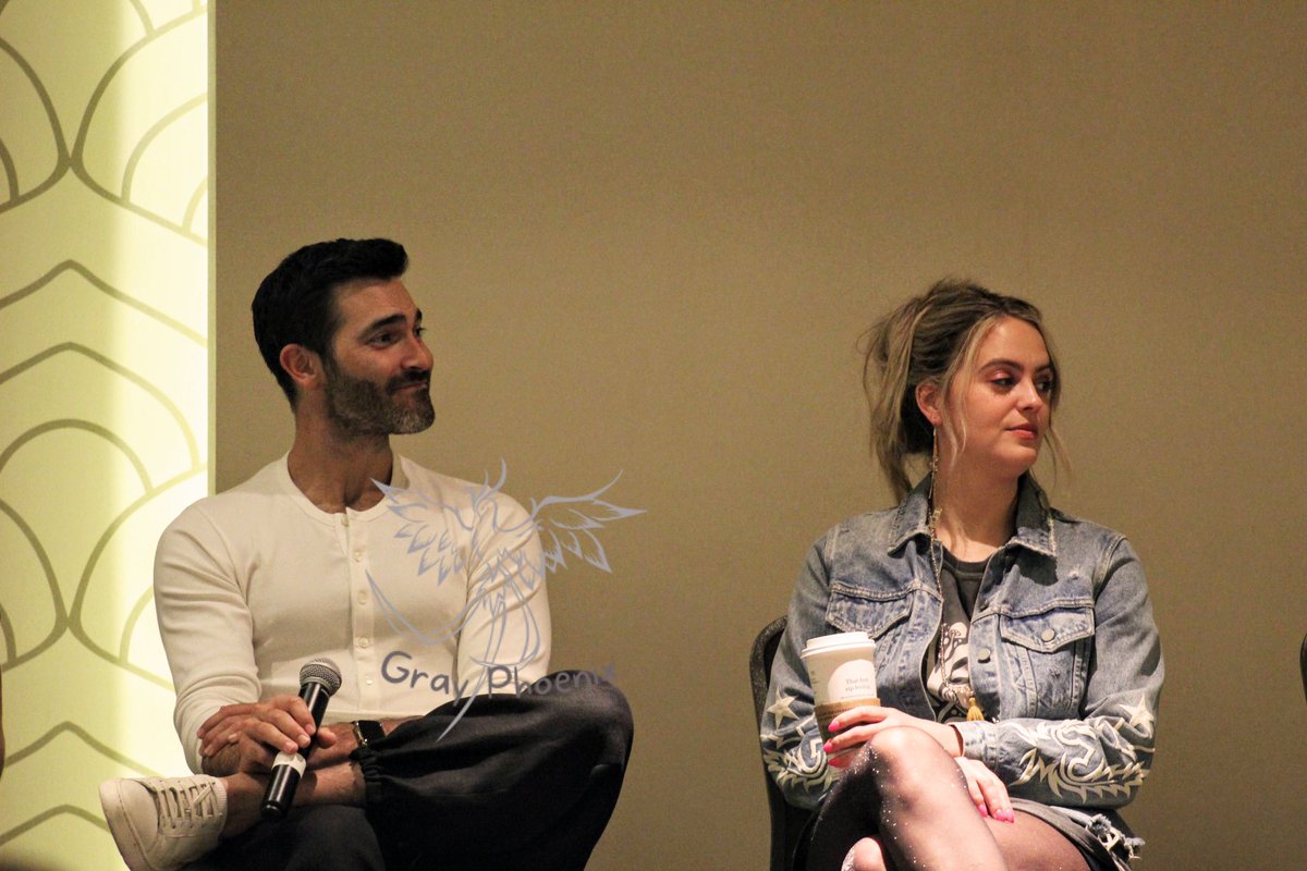 dgray3994's tweet photo. Alpha and Beta… they’re such a good pair. #tylerhoechlin #gagegolightly #howlercon #howlerreunion2022 #grayphoenix #grayphoenixphotography #badblood https://t.co/EeGZX2LNWK