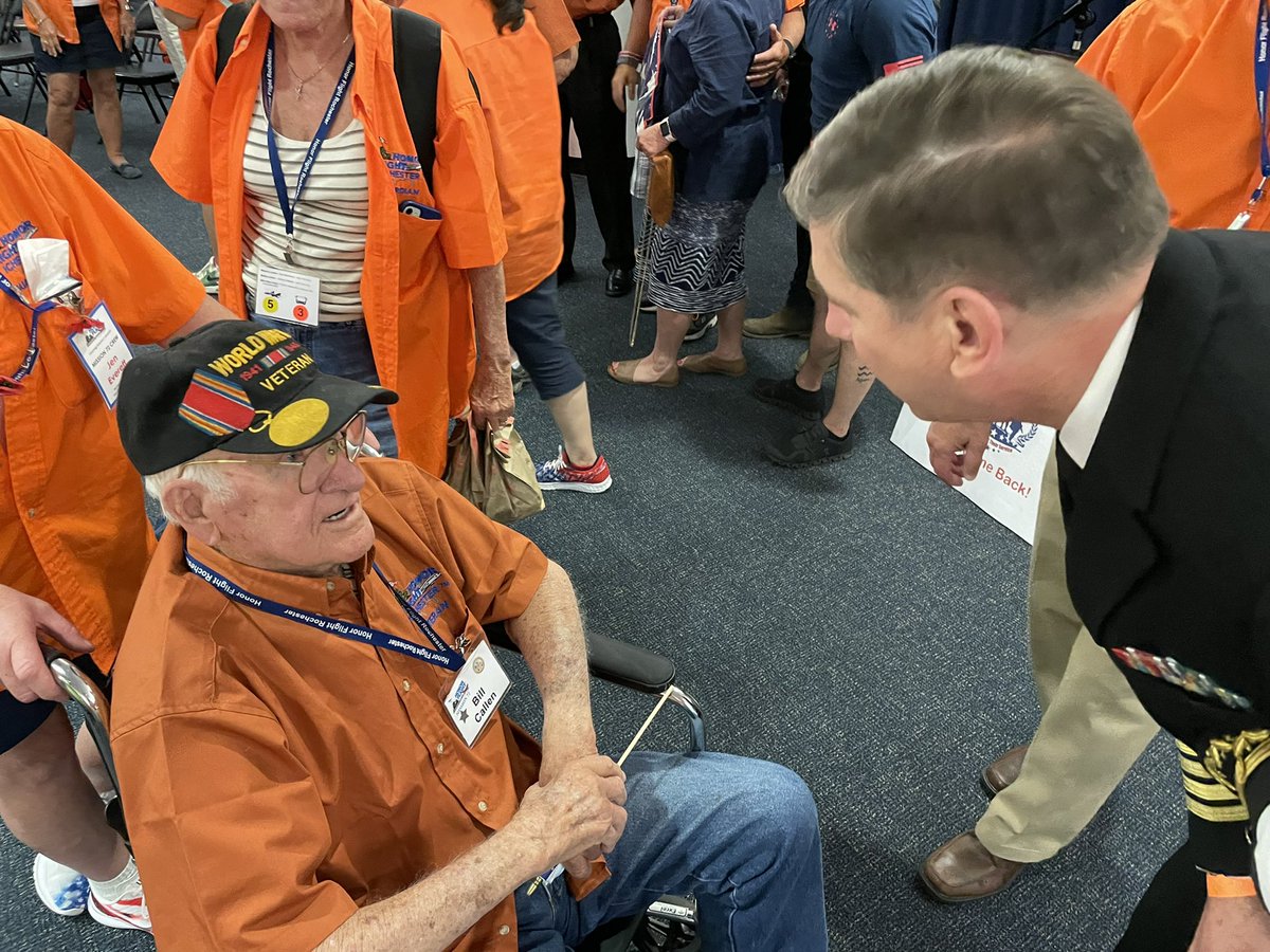 peterglennon's tweet photo. Many thanks to @USNavy Captain (Retired) and US Federal Court Magistrate Judge Mark Pederson for being our keynote speaker today for #HonorFlightRochester #Mission72 #Veteran. https://t.co/XKACHFxN8k