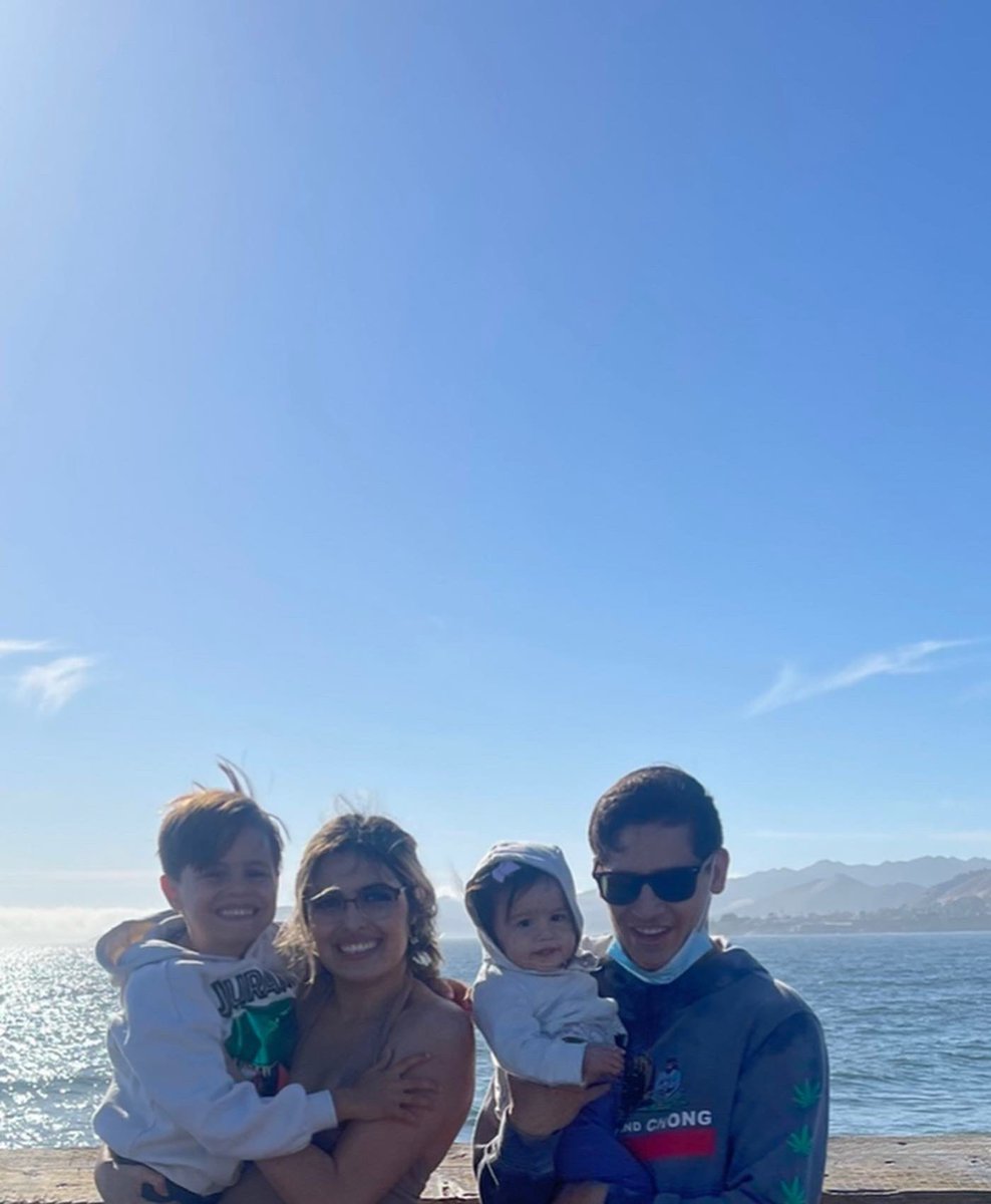 MissRiss_19's tweet photo. Happy Father’s Day to this amazing man! Words can’t describe how blessed I am to have you in my life! You’re such an amazing dad to the kids! Every day you continue to work hard for us and we couldn’t be more thankful for all of it! We love you 💙 @nicholasfraga88 https://t.co/T5Ul9xnUXt