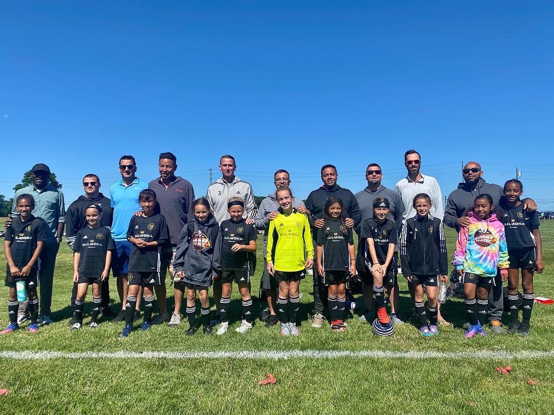 BostonJuventus's tweet photo. Our 2011 and 2012 IFA EPP Girls celebrating Father’s Day at the EDP Summer Classic! 🤩
#ifanewengland #juventusacademyboston #girlssoccer #edpsummerclassic https://t.co/rWzZcx9JS2