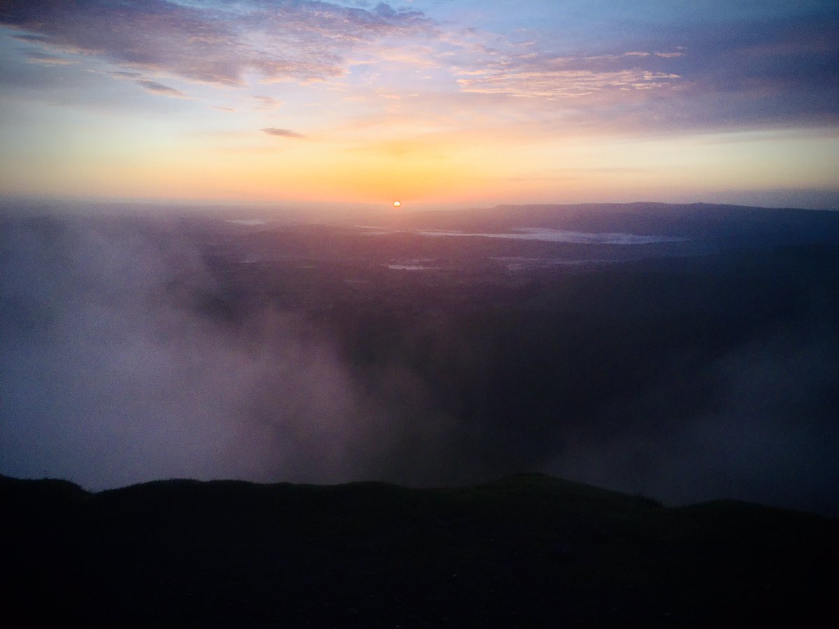 TorChamberlain's tweet image. My sunrise chat with the universe was good. Everything is exactly as it should be.