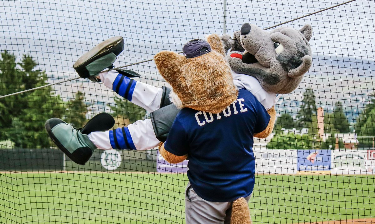 AppleSox's tweet photo. Lots of things to look forward to on a gorgeous Father's Day! We'll see you all out at the ballpark!

#SoxAreHot https://t.co/ofR3qkg5Up
